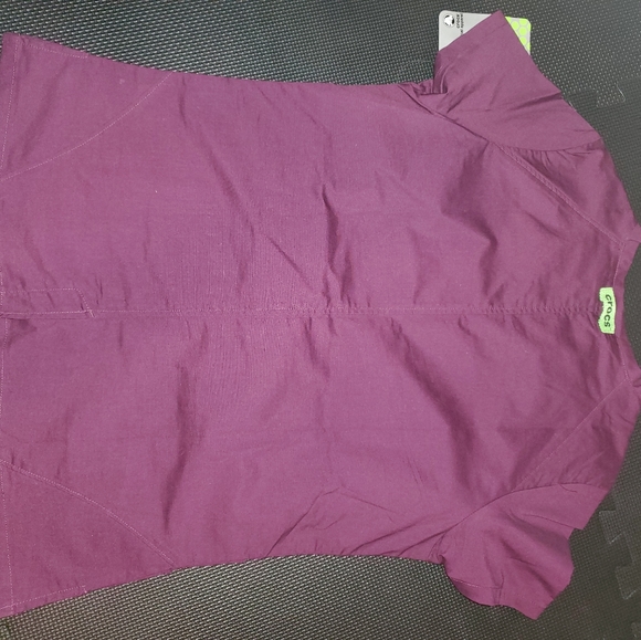 New with tag crocs women dark purple scrub top size S - Picture 2 of 2